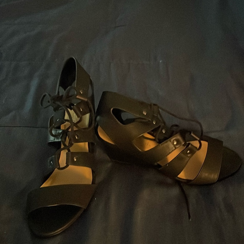 Black Size 6 Wedge Sandals City Classified